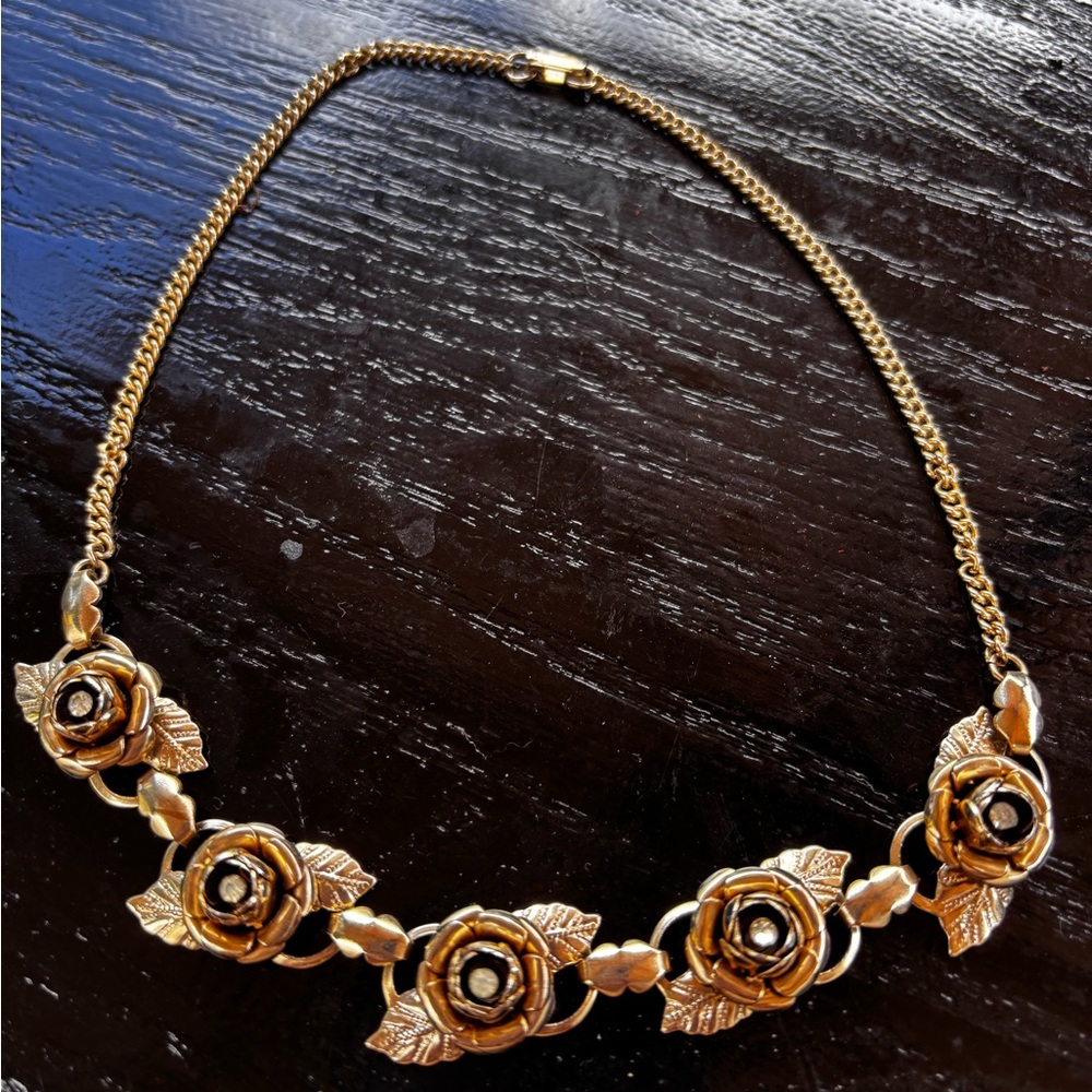 Vintage Coro Elegant Gold Floral choker Necklace - Picture 3 of 4